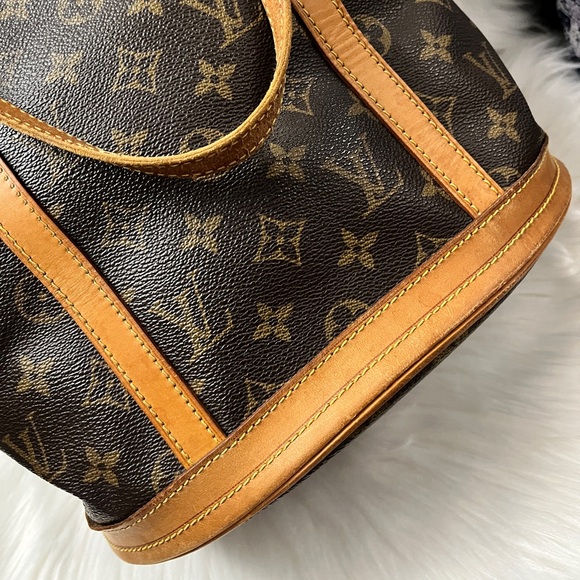 Louis Vuitton GM Bucket Bag - Picture 7 of 17